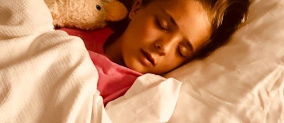 O que é paralisia do sono: causas, sintomas, por que acontece e como lidar